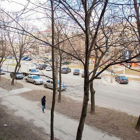 Semi-luxury Apt on 82 Nezalezhnoi Ukrаiny Street near Intourist Hotel Zaporizhia Exterior foto