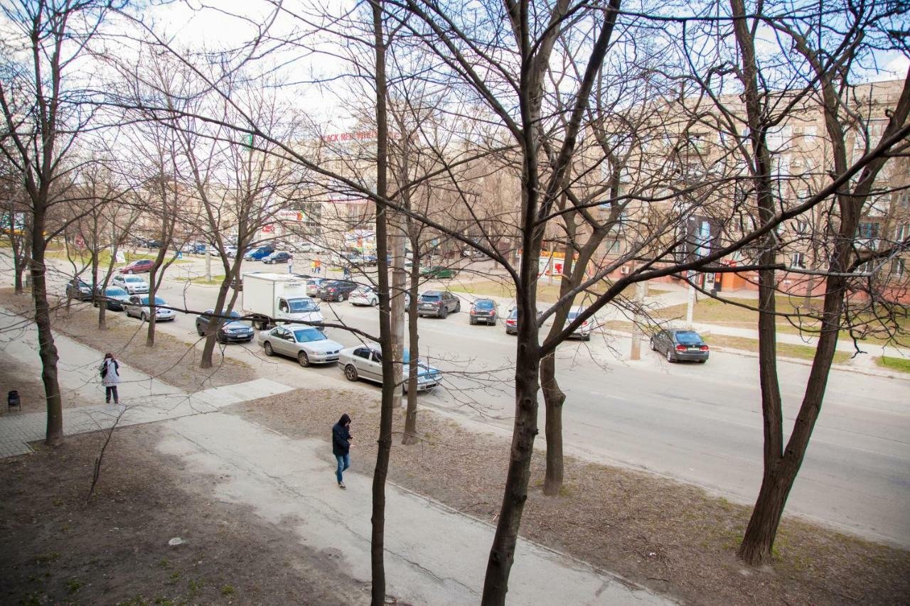 Semi-luxury Apt on 82 Nezalezhnoi Ukrаiny Street near Intourist Hotel Zaporizhia Exterior foto
